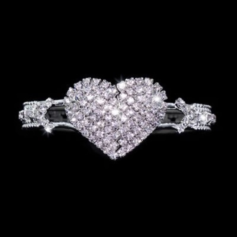 ♥️ Heart’s Desire Cuff Bracelet. ♥️